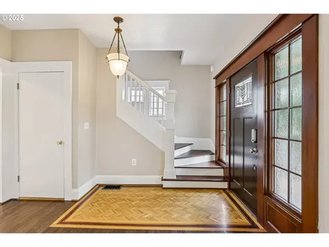 313 SE 83rd Avenue Portland OR 97216