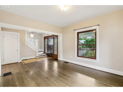 313 SE 83rd Avenue Portland OR 97216