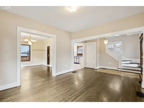 313 SE 83rd Avenue Portland OR 97216