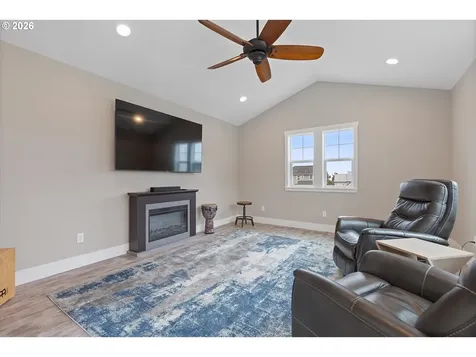 2065 NE Mulberry Loop Lincoln City OR 97367
