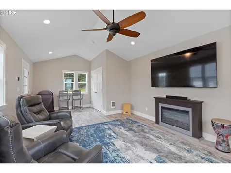 2065 NE Mulberry Loop Lincoln City OR 97367