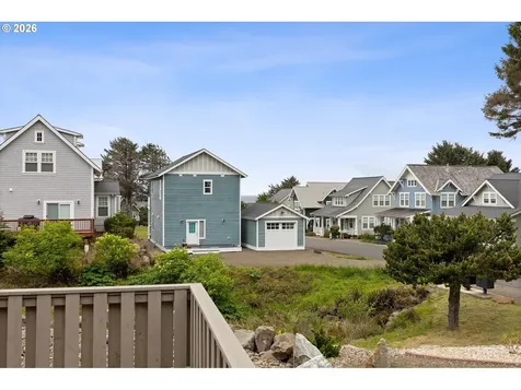 2065 NE Mulberry Loop Lincoln City OR 97367