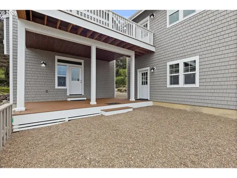 2065 NE Mulberry Loop Lincoln City OR 97367