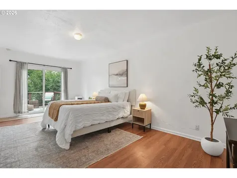 6930 SW Brier Place Portland OR 97219