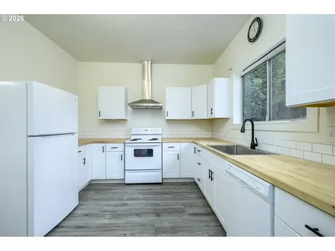 102 SE 1st Street Mcminnville OR 97128