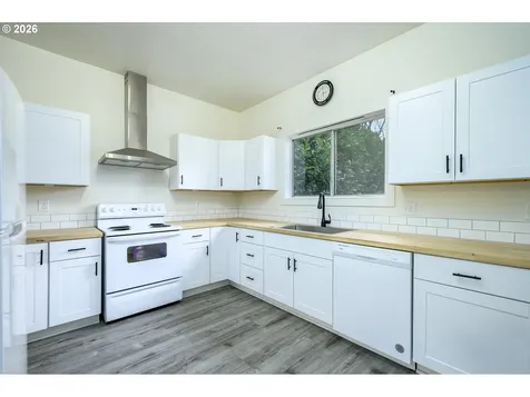 102 SE 1st Street Mcminnville OR 97128