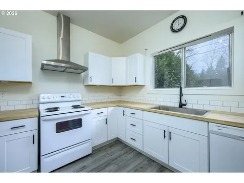 102 SE 1st Street Mcminnville OR 97128