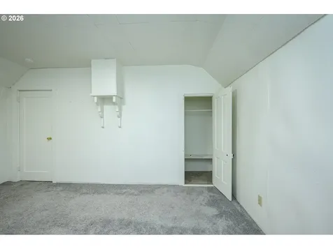 102 SE 1st Street Mcminnville OR 97128