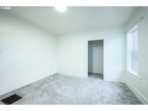 102 SE 1st Street Mcminnville OR 97128