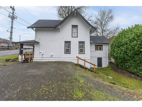 102 SE 1st Street Mcminnville OR 97128