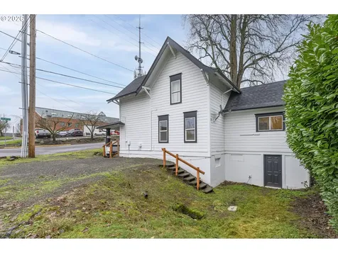 102 SE 1st Street Mcminnville OR 97128