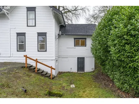 102 SE 1st Street Mcminnville OR 97128