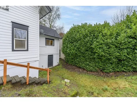 102 SE 1st Street Mcminnville OR 97128