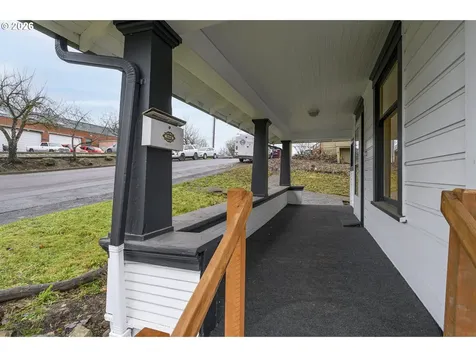 102 SE 1st Street Mcminnville OR 97128