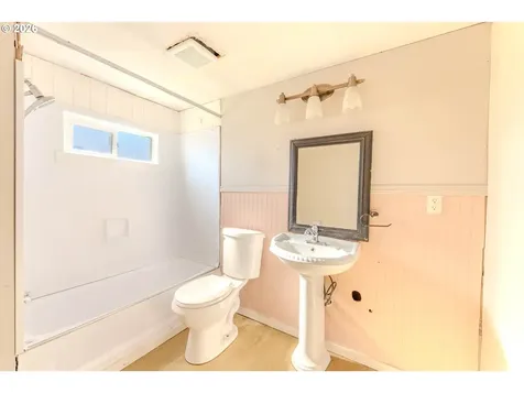 1999 Jansen Way Woodburn OR 97071