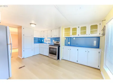 1999 Jansen Way Woodburn OR 97071