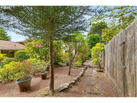 5360 Palisades Drive Lincoln City OR 97367
