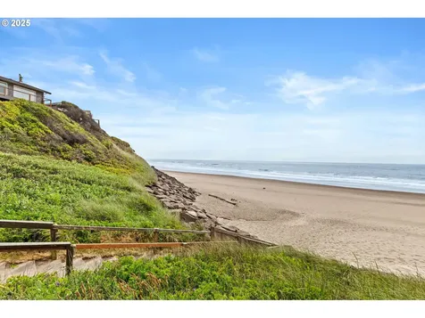 5360 Palisades Drive Lincoln City OR 97367