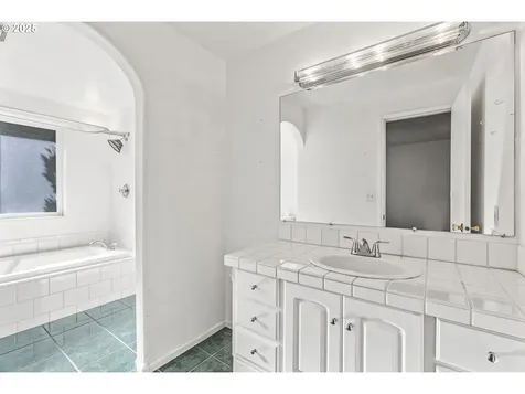 4213 NE 127th Avenue Vancouver WA 98682