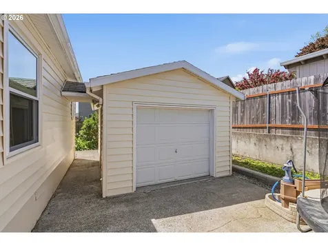 1216 W C Avenue La Center WA 98629