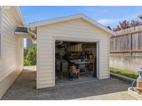 1216 W C Avenue La Center WA 98629