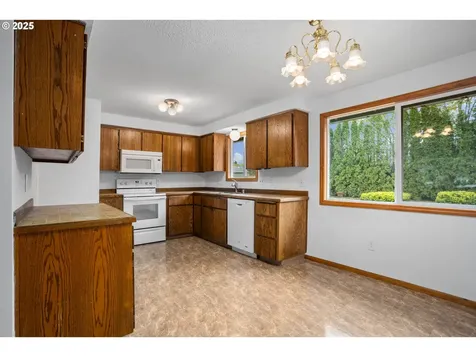 12711 NE 85th Street Vancouver WA 98682