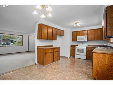 12711 NE 85th Street Vancouver WA 98682
