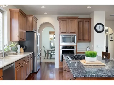 17246 SW Montague Way Portland OR 97224