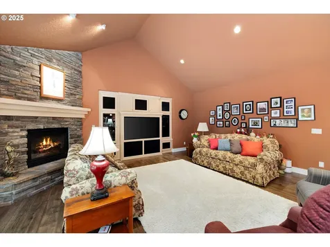 1805 N Ponderosa Street Canby OR 97013
