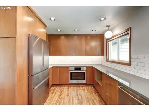 14075 SW Cherryhill Drive Beaverton OR 97008