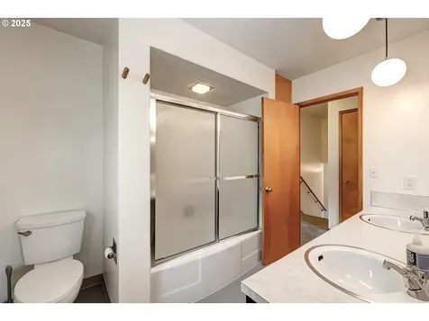 14075 SW Cherryhill Drive Beaverton OR 97008