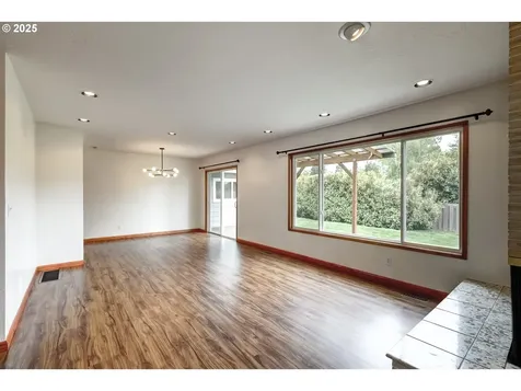 14075 SW Cherryhill Drive Beaverton OR 97008