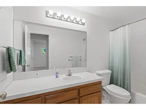 1816 SE Quail Circle Hillsboro OR 97123