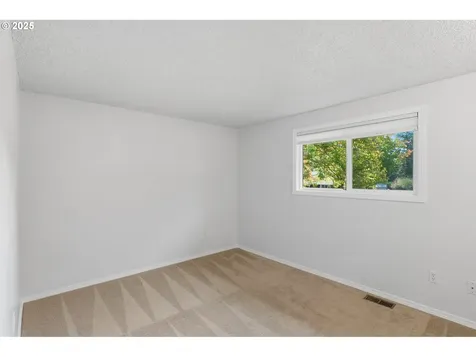 1816 SE Quail Circle Hillsboro OR 97123