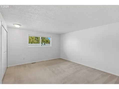 1816 SE Quail Circle Hillsboro OR 97123