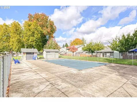 1816 SE Quail Circle Hillsboro OR 97123