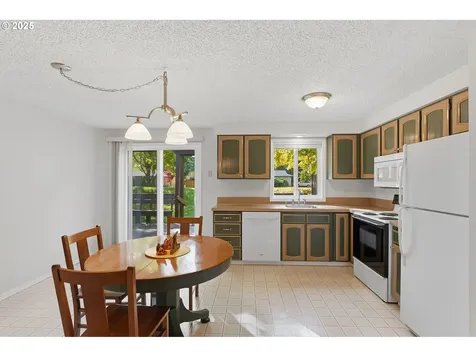 1816 SE Quail Circle Hillsboro OR 97123