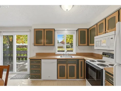 1816 SE Quail Circle Hillsboro OR 97123