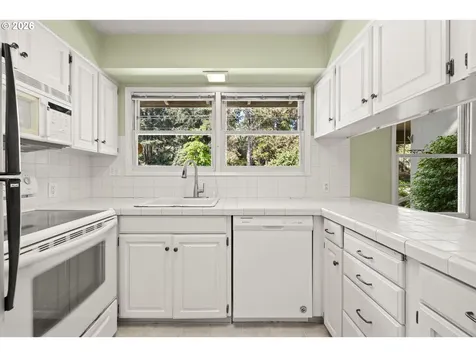 7530 SW Cherry Drive Portland OR 97223