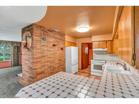 994 33rd Avenue Longview WA 98632