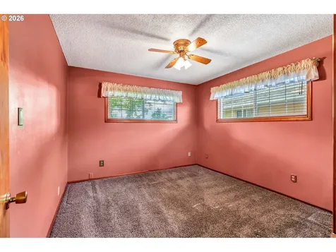 994 33rd Avenue Longview WA 98632