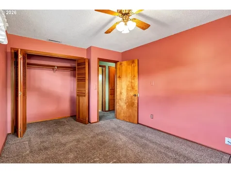 994 33rd Avenue Longview WA 98632