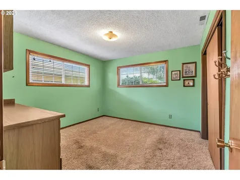 994 33rd Avenue Longview WA 98632