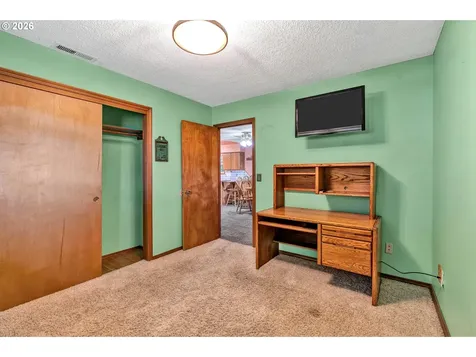994 33rd Avenue Longview WA 98632