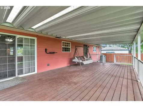 994 33rd Avenue Longview WA 98632