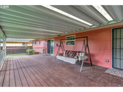 994 33rd Avenue Longview WA 98632