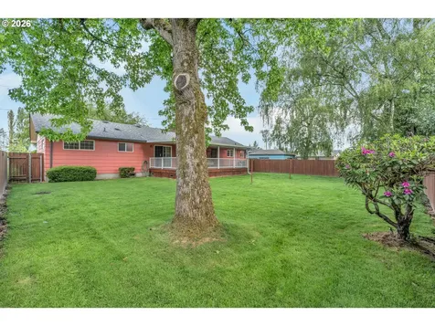 994 33rd Avenue Longview WA 98632