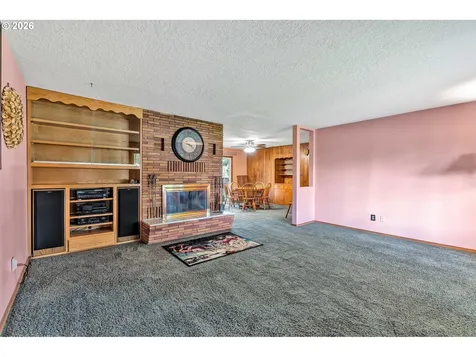 994 33rd Avenue Longview WA 98632