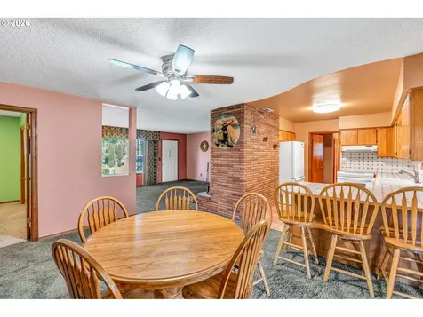 994 33rd Avenue Longview WA 98632