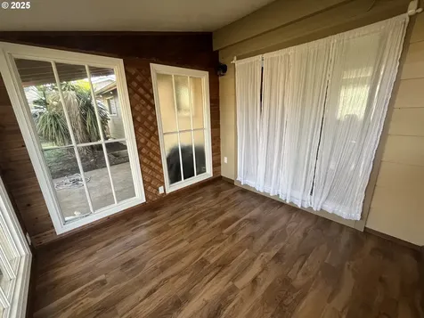 1578 S 4th Street Cottage Grove OR 97424